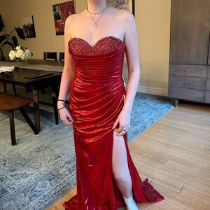 Brand new never worn red prom dress size 2